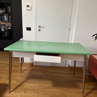Tavolo in formica