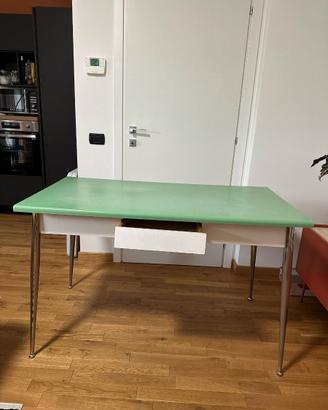 Tavolo in formica