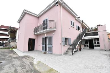 Villa di 622 m² con più di 5 locali e box auto a C