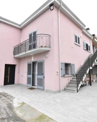 Villa di 622 m² con più di 5 locali e box auto a C