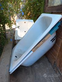 Vario materiale per bagno nuovo