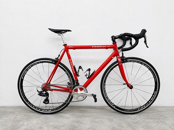 Bici da corsa Pinarello Paris restomod
