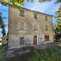 DOVADOLA - CASA INDIPENDENTE CON TERRENO AGRICOLO
