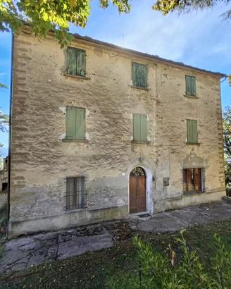 DOVADOLA - CASA INDIPENDENTE CON TERRENO AGRICOLO