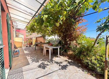 CASA SEMINDIPENDENTE A ARENZANO
