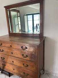 Cassettiera antica in legno massello con specchio