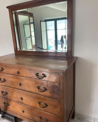 Cassettiera antica in legno massello con specchio