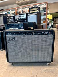 FENDER FRONTMAN 212R