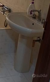 Sanitari in ceramica color crema