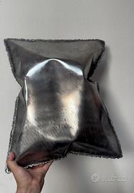 elemento arredo design “cuscino in metallo”