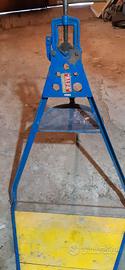 Cavalletto morsa  per tubi  idraulici 