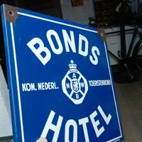 cartellone pubblicitario Bonds Hotel - smaltato