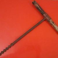 Antica trivella con manico da falegname vintage