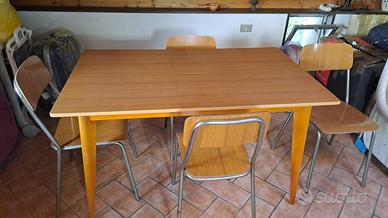 Tavolo in formica vintage anni 70