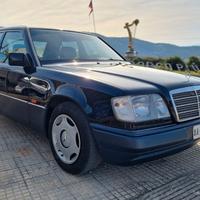 Mercedes-benz E 200 Berlina Automatica