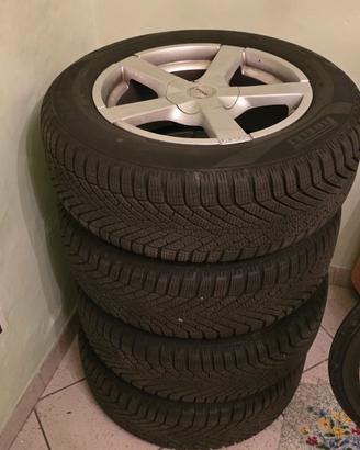 Gomme invernali con cerchi in lega