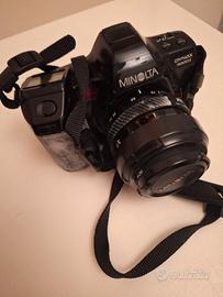 Macchina fotografica analogica minolta dynax 7000i