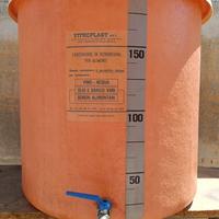 Contenitore in vetroresina