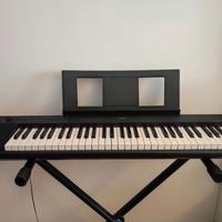 Tastiera dinamica 61 tasti Yamaha NP12  legg