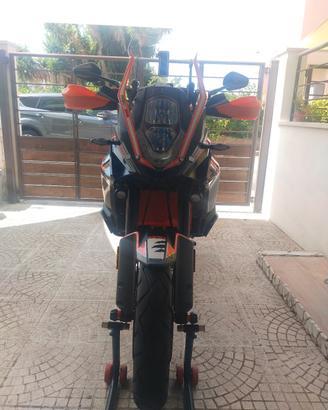 KTM 1090 modello S Adventure 