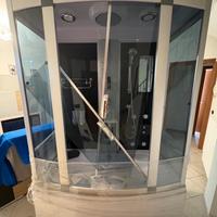 Doccia con vasca idromassaggio