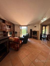 Villetta a schiera di 165 m² con 5 locali e box au