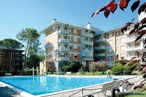 Trilocale con piscine, a due passi dal mare