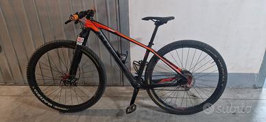 bici mtb carbonio cube