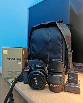 Nikon D3500 + 35mm e 18/55mm + accessori.