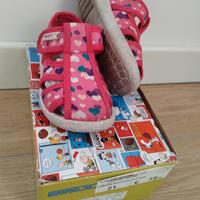 Ciabattine primi passi rosa con cuoricini