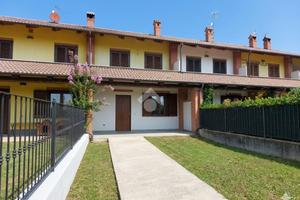 VILLA A SCHIERA A CUMIANA