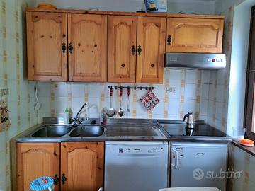 Cucina completa di elettrodomestici