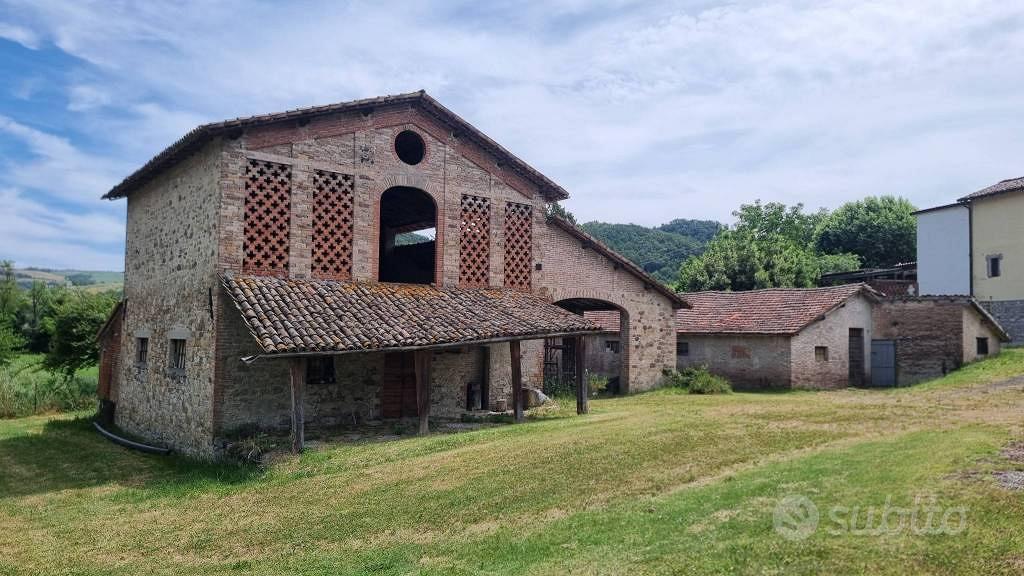 Rustico / Casale di 300 m² a Langhirano - Vista 2