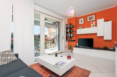 Appartamento di 65 m² con 2 locali e box auto a Mi