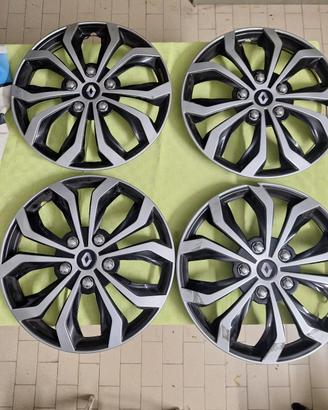 4 copricerchi R16 con stemma Renault – 30€