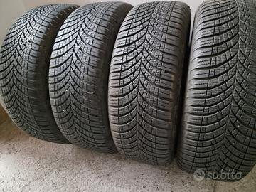 4 gomme 215/60/17 GoodYear 4Stagioni