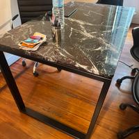 Tavolo in marmo Rosso Levanto