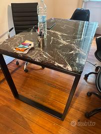 Tavolo in marmo Rosso Levanto