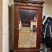 Armadio in legno massiccio