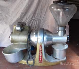 Macina caffè - Grattugia formaggio "CARRETTI"