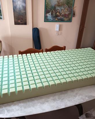 Materasso antidecubito in poliuretano