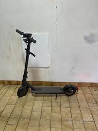 monopattino elettrico Xiaomi Essential