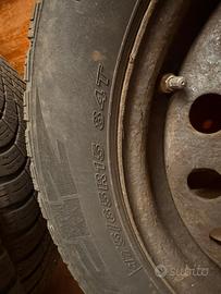 Gomme  cerchi e valvole Toyota  Yaris 2019