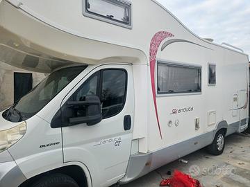 Camper mansardato