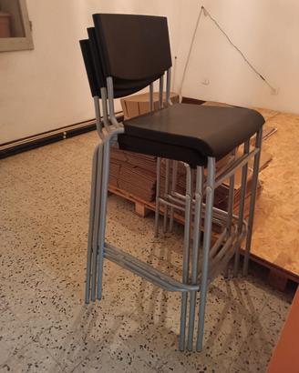 Sgabello in plastica 