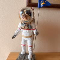 statua Cane Spaziale Decorativo con bandiera