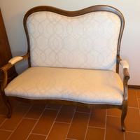 Divanetto classico due posti legno massello