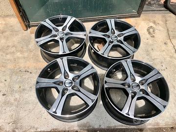 Cerchi in lega da 16 pollici