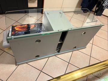 Mobile in vetro con ruote