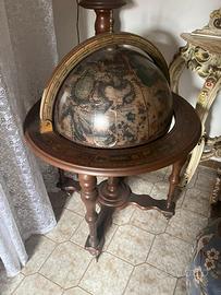 Mappamondo bar vintage